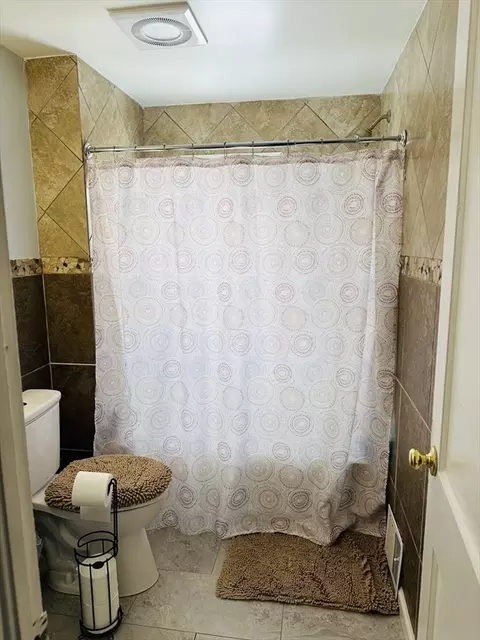 42 Marquette St, Springfield, MA 01104 photo 13