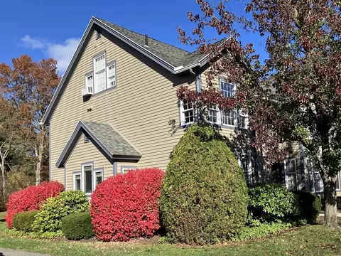 63 Amity Pl #63, Amherst, MA 01002