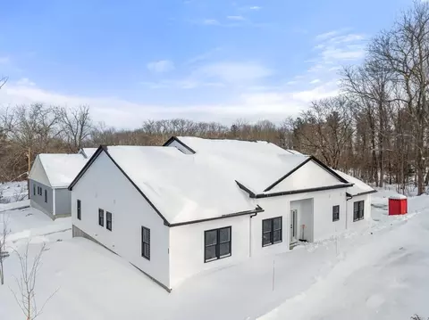 9 L Stevens Rd #A, Charlton, MA 01507