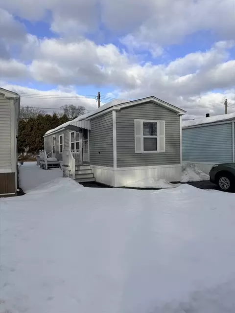 1044 Phillips Rd #25, New Bedford, MA 02745
