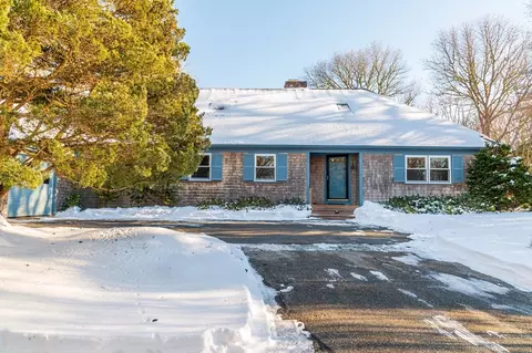 16 Meltiah Rd, Falmouth, MA 02540
