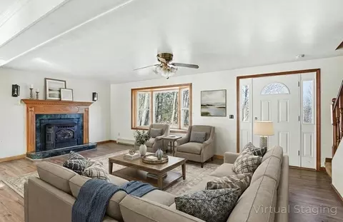 277 West St, Barre, MA 01005 photo 2