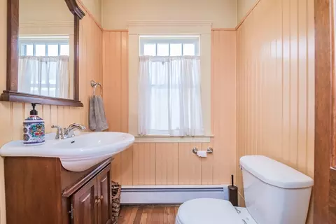 Bath - 2 Oak St, Easthampton, MA 01027 photo 1 of 3