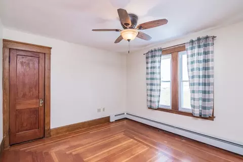 Bedroom - 2 Oak St, Easthampton, MA 01027 photo 4 of 5