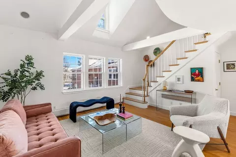 76 Boylston St #4, Chestnut Hill, MA 02467
