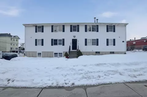 71 Mystic St #3, Fall River, MA 02724