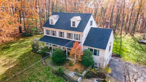 120 Robbs Hill Rd, Lunenburg, MA 01462