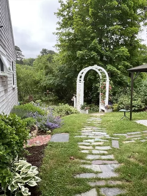 Exterior - 83 Lake Dr, Barnstable, MA 02632 photo 7 of 9
