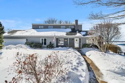 Exterior - 21 Kenneth Rd, Marblehead, MA 01945 photo 1 of 4