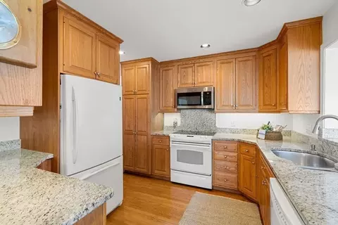 Kitchen - 21 Kenneth Rd, Marblehead, MA 01945 photo 2 of 3