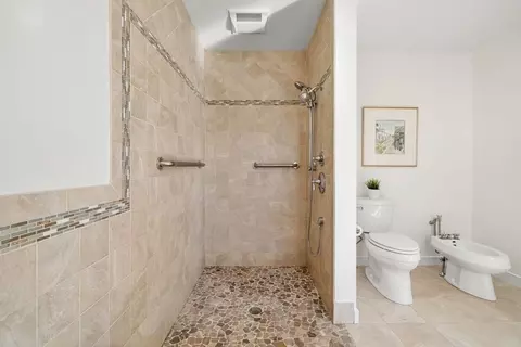 Bath - 21 Kenneth Rd, Marblehead, MA 01945 photo 2 of 2
