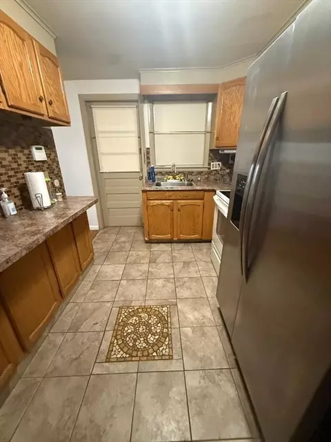 Kitchen - 228 Acrebrook Rd, Springfield, MA 01129 photo 4 of 6
