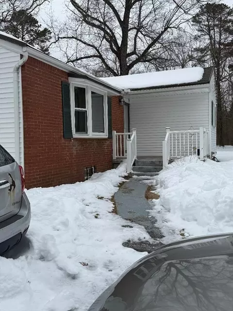 Exterior - 228 Acrebrook Rd, Springfield, MA 01129 photo 2 of 4