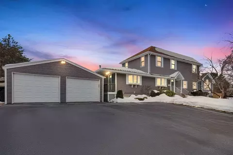 40 Glen Dr, Peabody, MA 01960