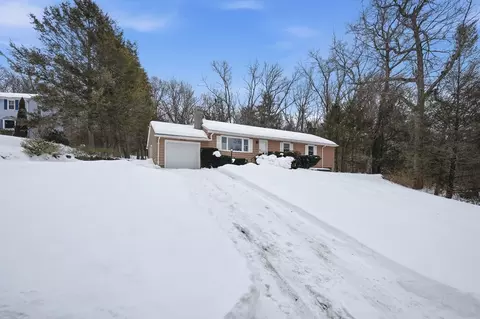 69 E Palmer Park Dr, Palmer, MA 01069