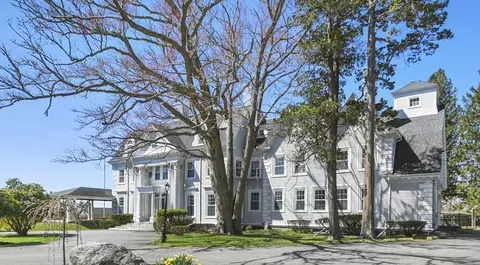 824 Tucker Rd, Dartmouth, MA 02747