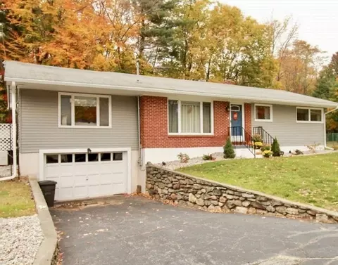 35 Princeton St, Gardner, MA 01440