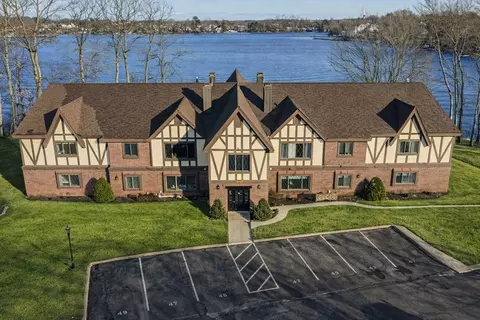 18 Royal Lake Dr #3, Braintree, MA 02184