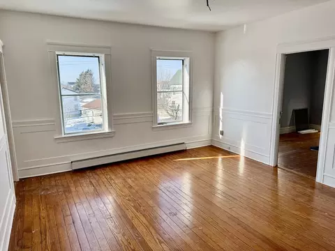 Living - 30 Broad St, Fall River, MA 02724 photo 2 of 9