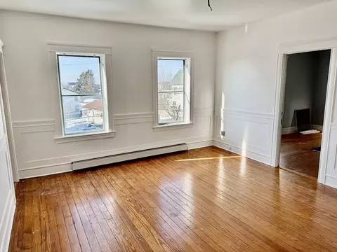 Living - 30 Broad St, Fall River, MA 02724 photo 6 of 9