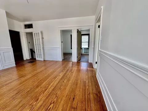 Living - 30 Broad St, Fall River, MA 02724 photo 5 of 9