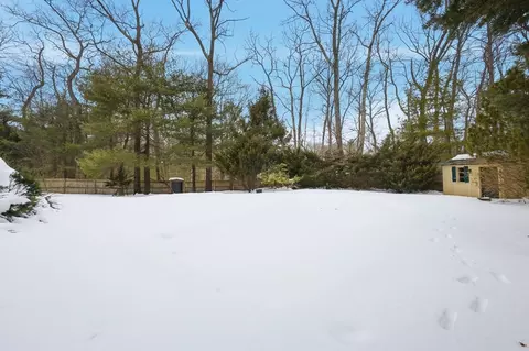Exterior - 5 Crest Dr W, Dover, MA 02030 photo 4 of 4