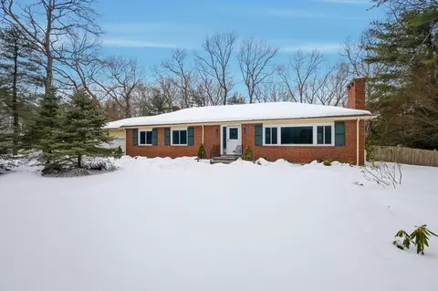 5 Crest Dr W, Dover, MA 02030