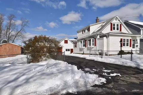 76 Joy St, Chicopee, MA 01013 photo 3