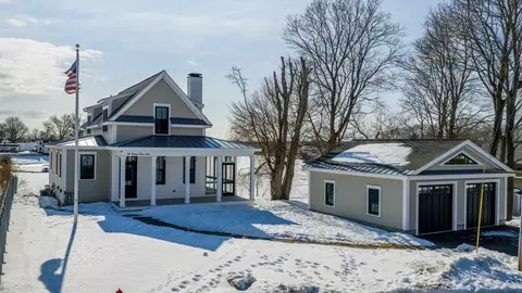 72 Ocean View Ave, Swansea, MA 02777