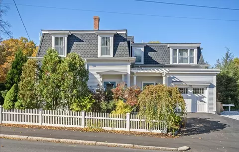 58 Hancock St, Lexington, MA 02420