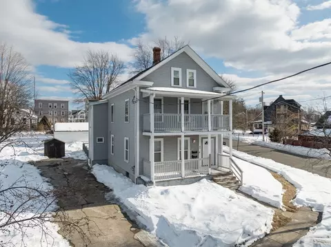 45 Hastings St, Chicopee, MA 01020
