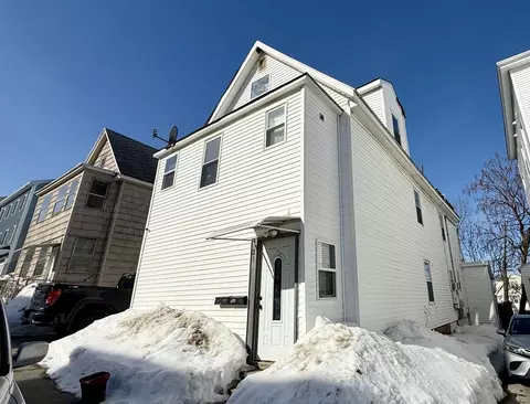 21 Mott St, Worcester, MA 01604