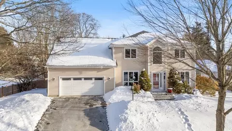 1 Independence Cir # -A, Beverly, MA 01915 photo 3
