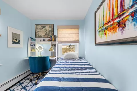 Bedroom - 5 Wise Pl, Gloucester, MA 01930 photo 2 of 4