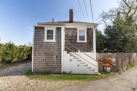 Exterior - 5 Wise Pl, Gloucester, MA 01930 photo 2 of 8