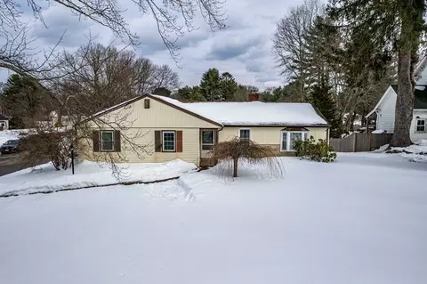 1391 Pond St, Franklin, MA 02038
