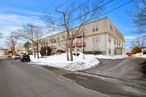 Exterior - 2 Ocean Ave #2K, Gloucester, MA 01930 photo 3 of 4