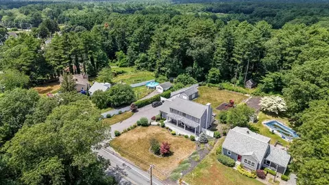 489 Main St, Acushnet, MA 02743 photo 3