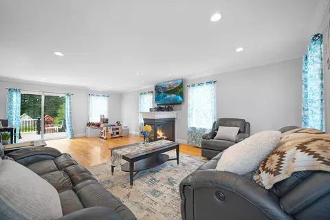 489 Main St, Acushnet, MA 02743 photo 10