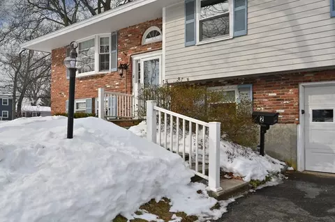 Exterior - 2 Iroquois Rd, Danvers, MA 01923 photo 5 of 9