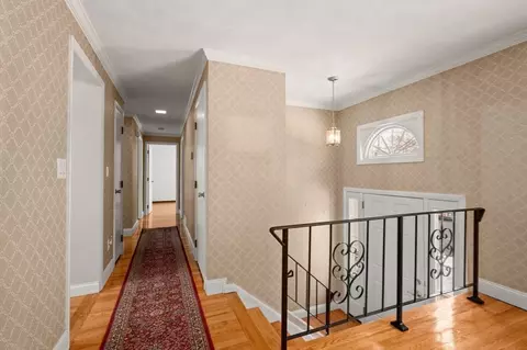 Entry Way - 2 Iroquois Rd, Danvers, MA 01923 photo 3 of 3