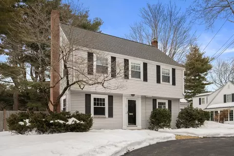 569 Chestnut St, Needham, MA 02492