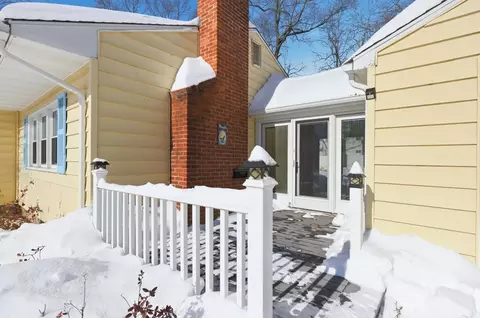 46 Hadley St, Springfield, MA 01118 photo 9
