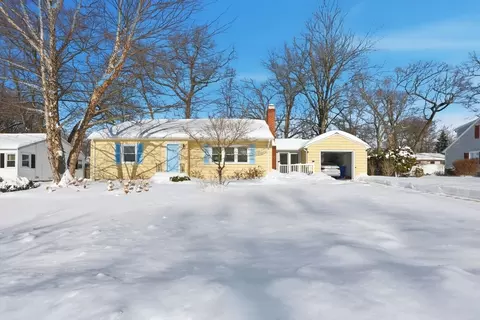 46 Hadley St, Springfield, MA 01118 photo 2
