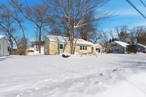 46 Hadley St, Springfield, MA 01118 photo 8