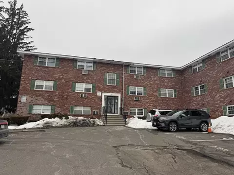 367 Hildreth St #14, Lowell, MA 01850