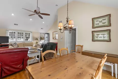 Dining - 140 Sixth Ave, Hyannis, MA 02601 photo 2 of 2