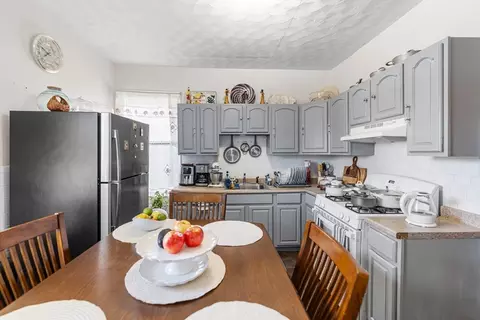 8 Elder St, Boston, MA 02125 photo 18