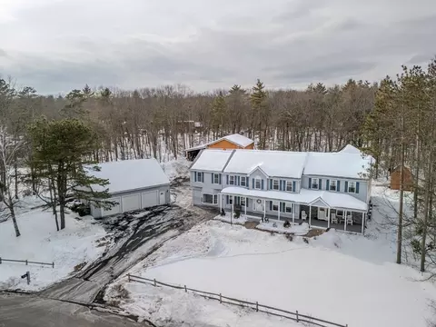 11 Longwood Dr, Lunenburg, MA 01462