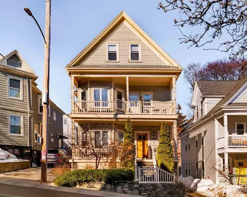 148 Lowell St #3, Somerville, MA 02143